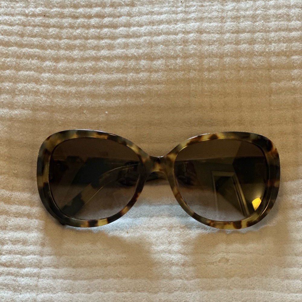 Marc Jacob’s Tortoise Shell Sunglasses
